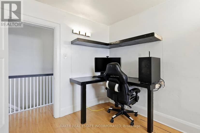 1867 Dufferin Street — photo 26 of 40