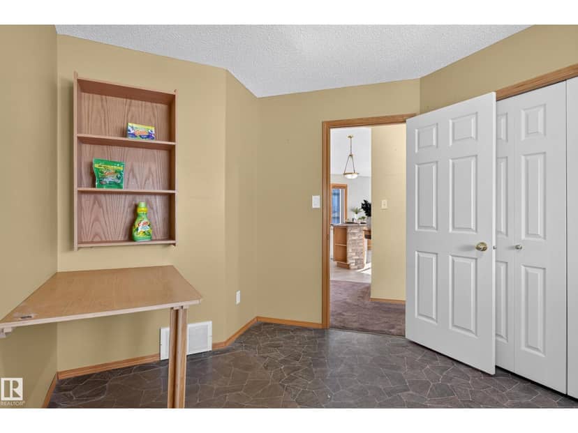 4615 151 AV NW — photo 20 of 40
