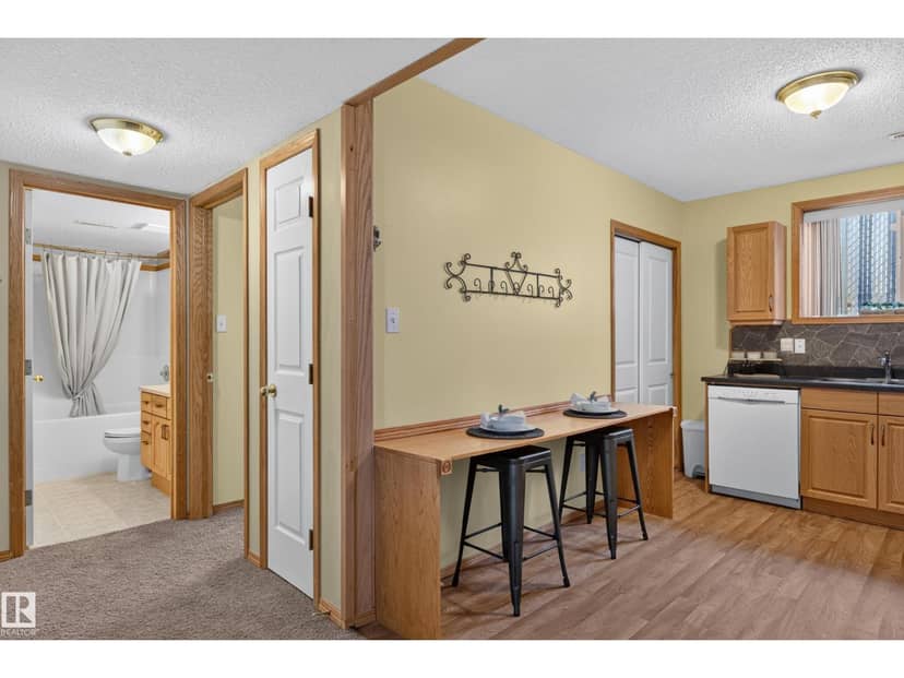 4615 151 AV NW — photo 39 of 40
