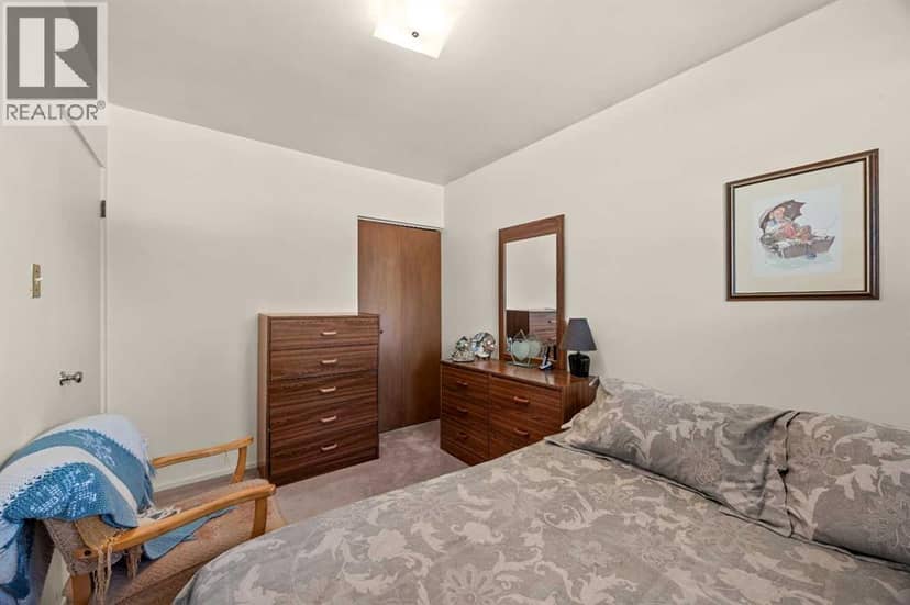 41 Haddock Road SW — photo 16 of 38