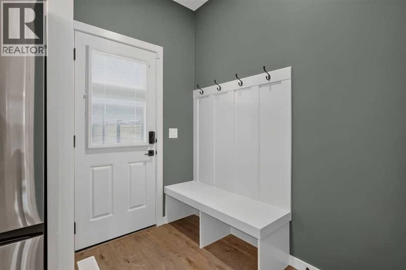 743 Wolf Willow Boulevard SE — photo 15 of 40