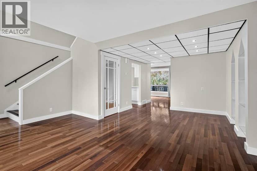 226 11 Avenue NE — photo 16 of 40