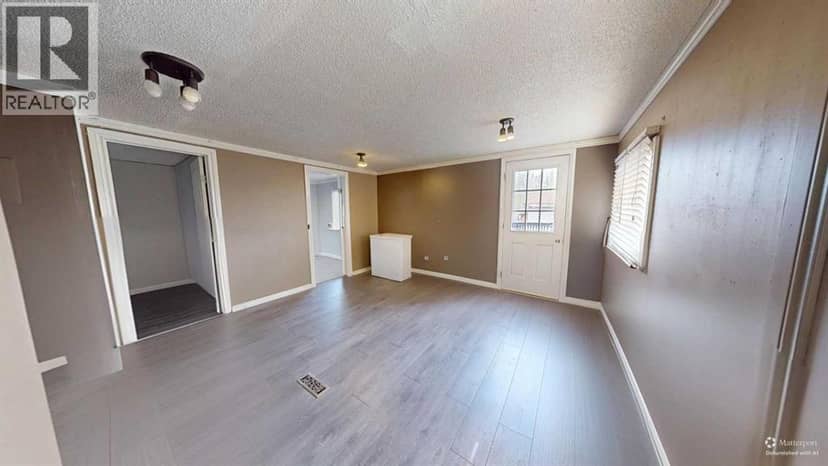 192 Grandview Crescent — photo 14 of 26