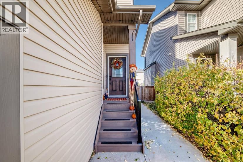 132 Wildrose Drive, Strathmore, photo 2