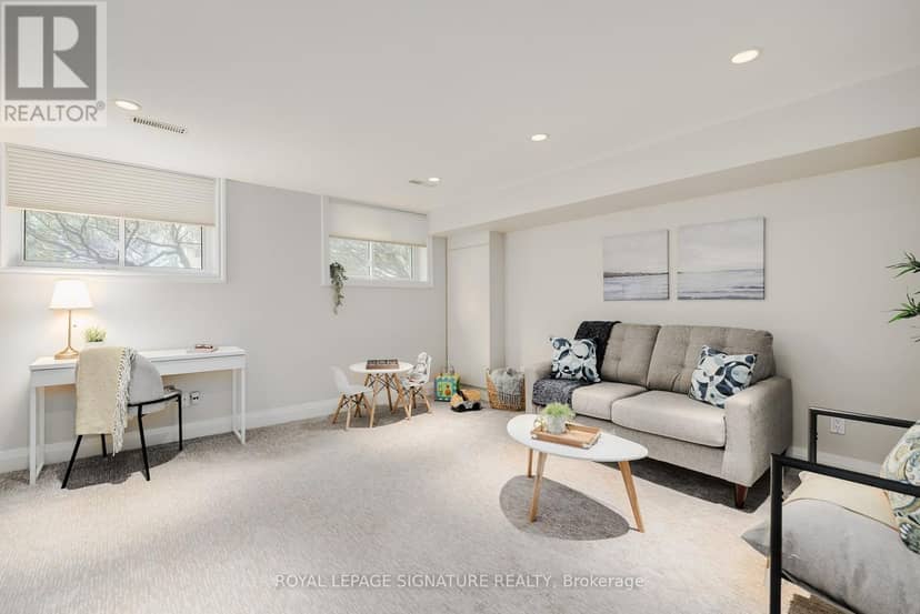 11 Bellbury Crescent — photo 18 of 35