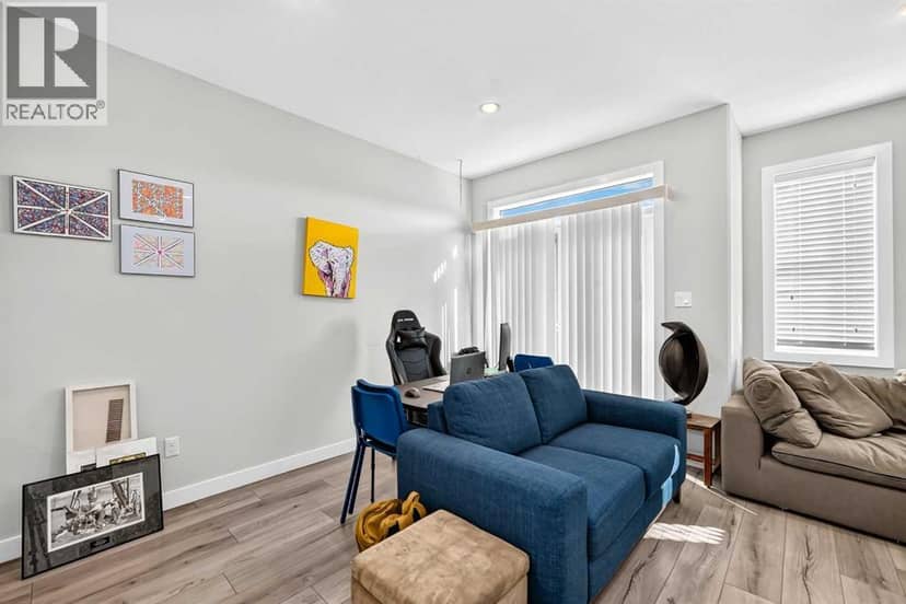 4, 69 Aquitania Circle W — photo 11 of 34
