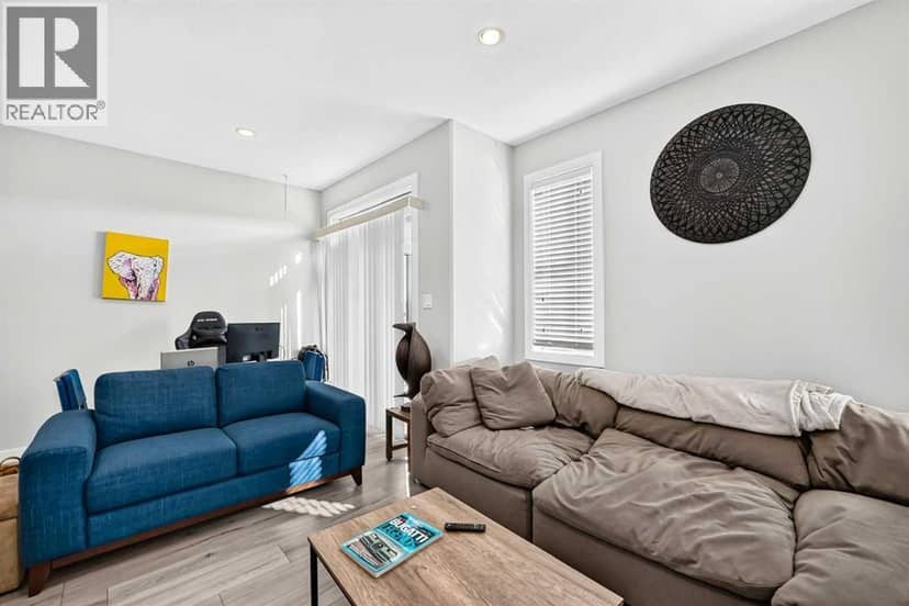 4, 69 Aquitania Circle W — photo 12 of 34