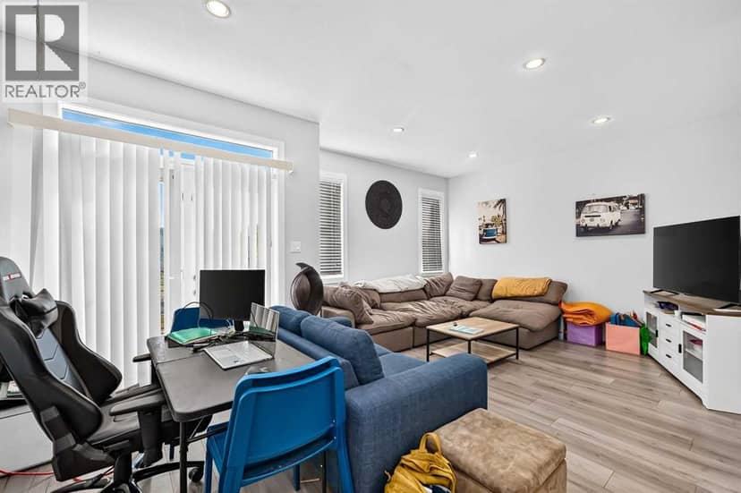 4, 69 Aquitania Circle W — photo 13 of 34