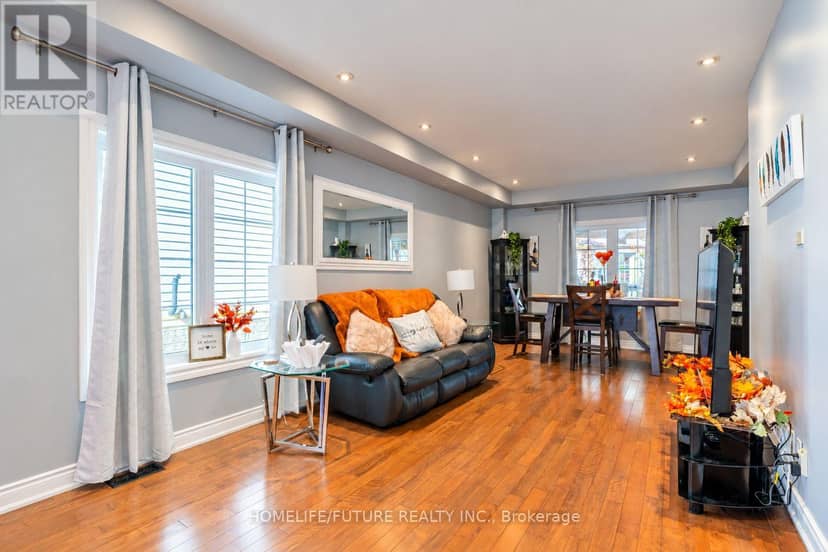 28 Montague Avenue, Clarington, photo 5