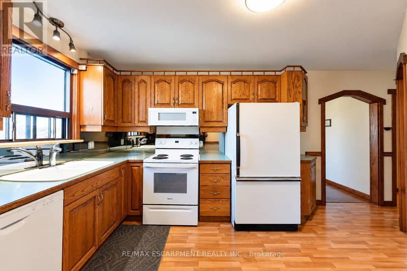 28 Shadyside Avenue — photo 10 of 40