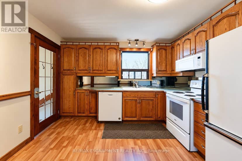 28 Shadyside Avenue — photo 12 of 40