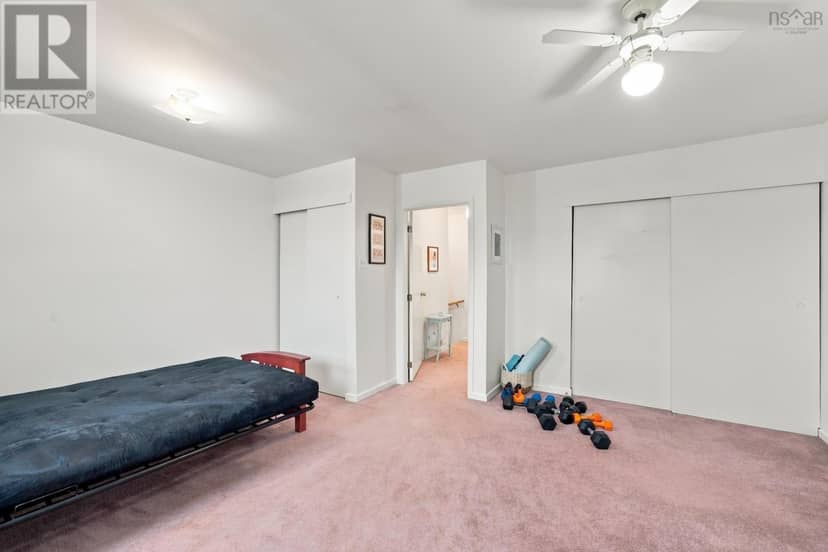 521 Harbour View Crescent — photo 18 of 25