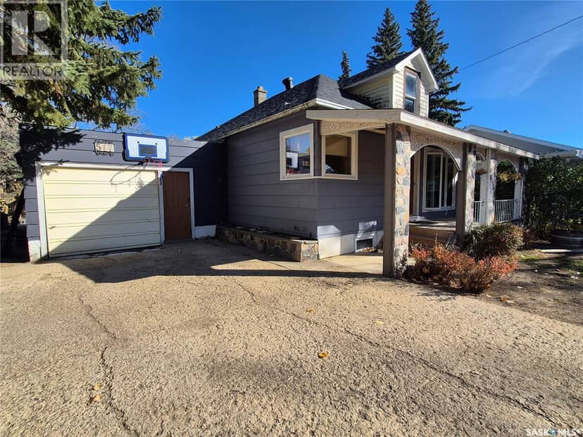 517 Bertrand AVENUE, Radville, photo 2