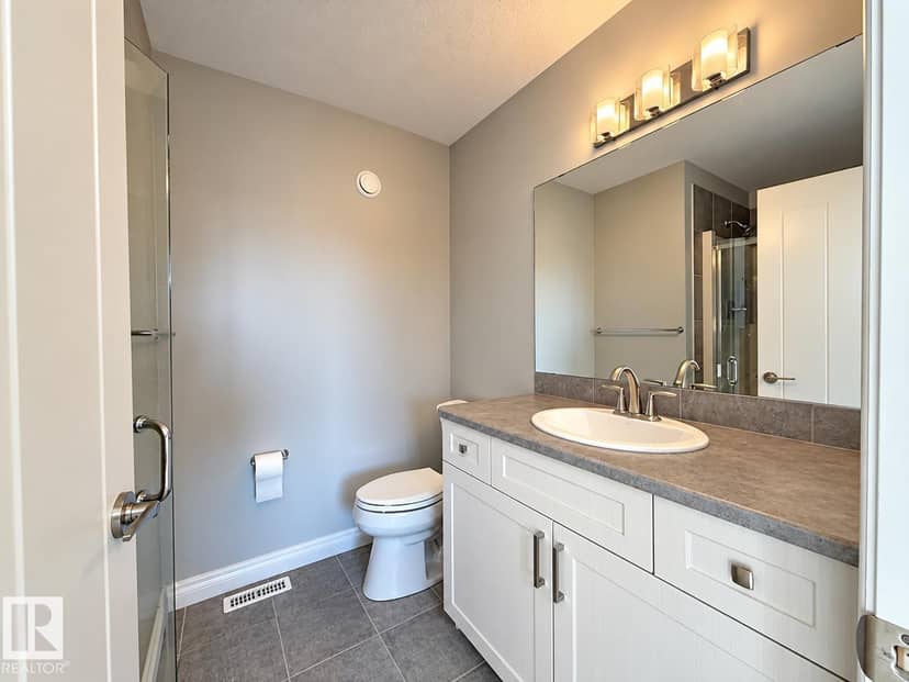 8017 223 ST NW NW — photo 19 of 39