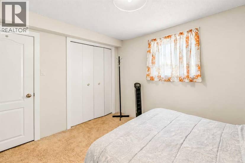4301 39 Avenue — photo 20 of 40