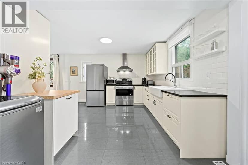 22 ARKLEDUN Avenue — photo 11 of 40