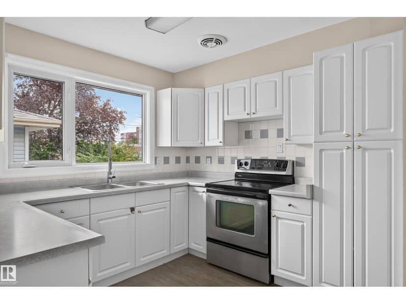 10508 60A AV NW — photo 10 of 40