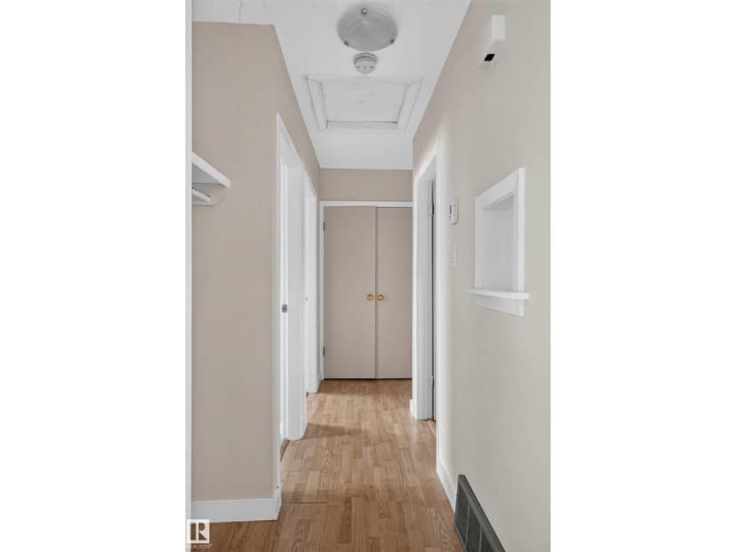 10508 60A AV NW — photo 14 of 40