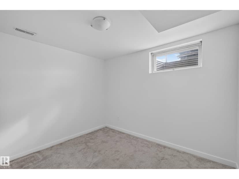 10508 60A AV NW — photo 34 of 40