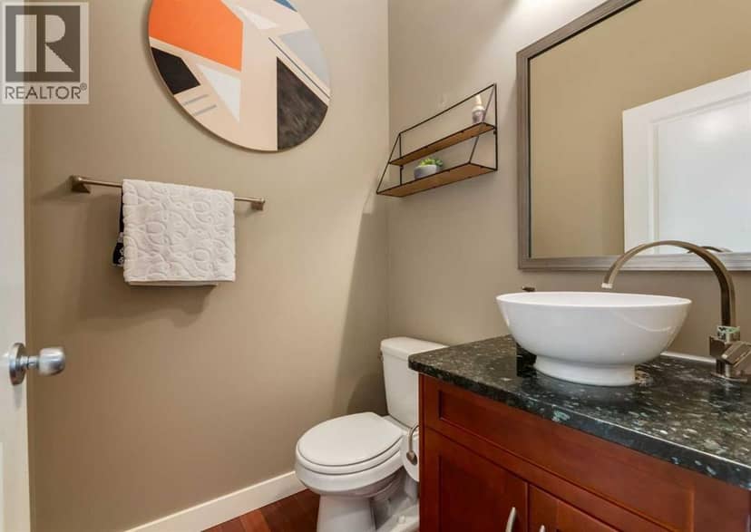 237 Luxstone Green SW — photo 14 of 40