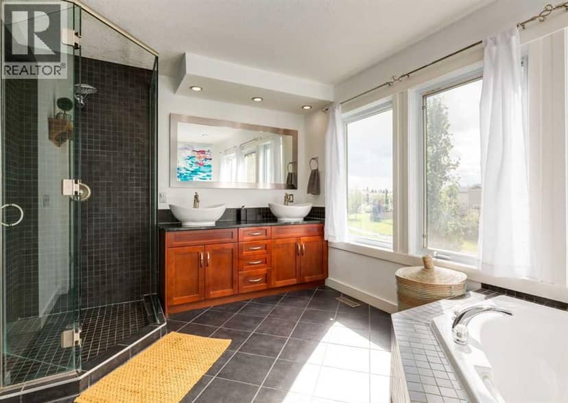 237 Luxstone Green SW — photo 21 of 40
