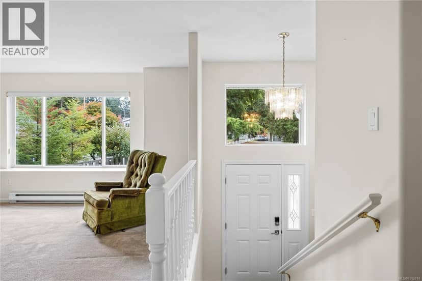 1024 Centre Cres, Qualicum Beach, photo 7