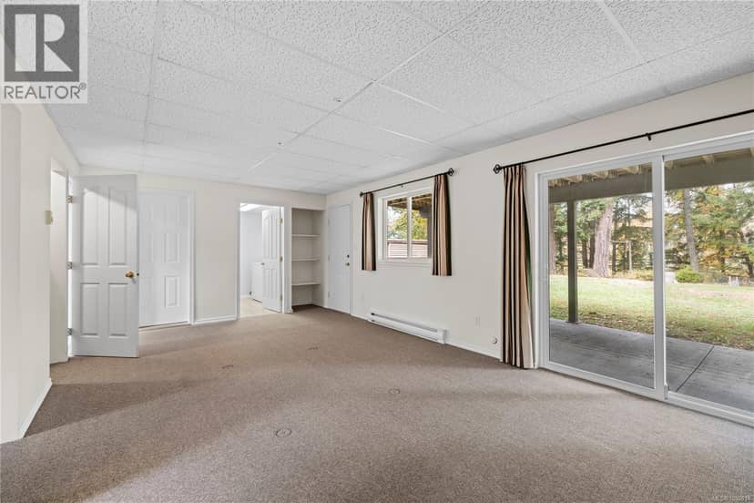 1024 Centre Cres — photo 24 of 40