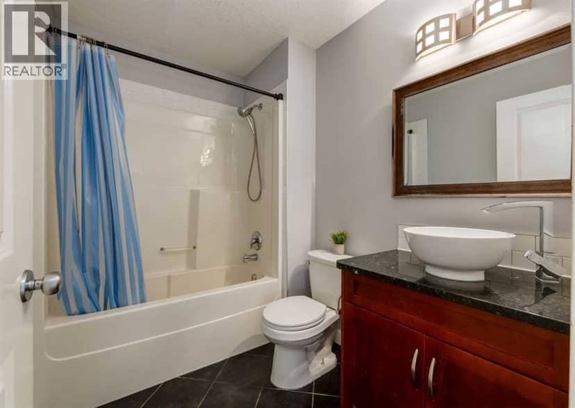 237 Luxstone Green SW — photo 25 of 40