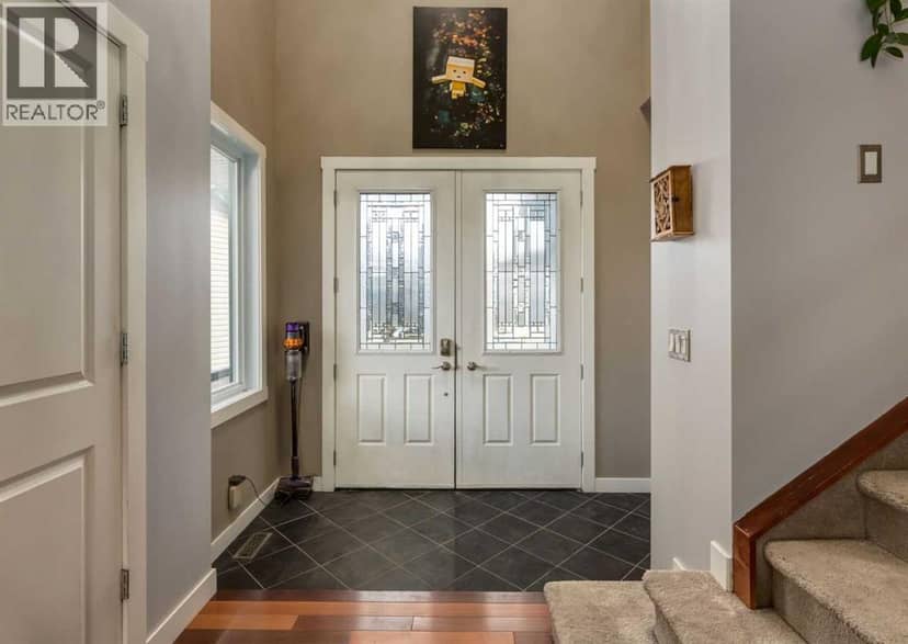237 Luxstone Green SW — photo 32 of 40