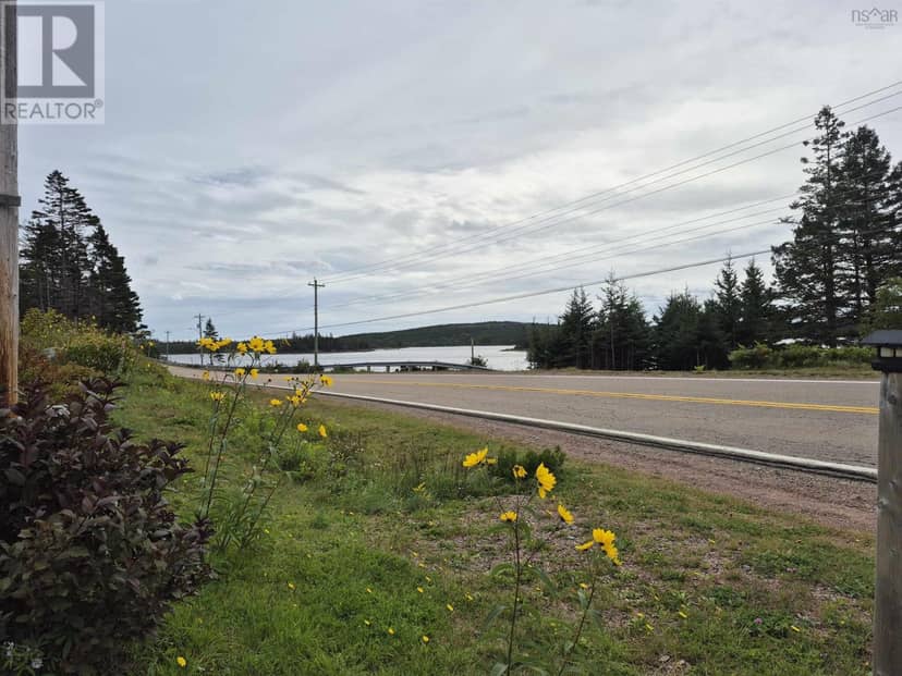 4639 Highway 7 — photo 18 of 40