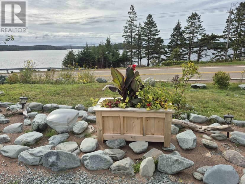 4639 Highway 7 — photo 33 of 40