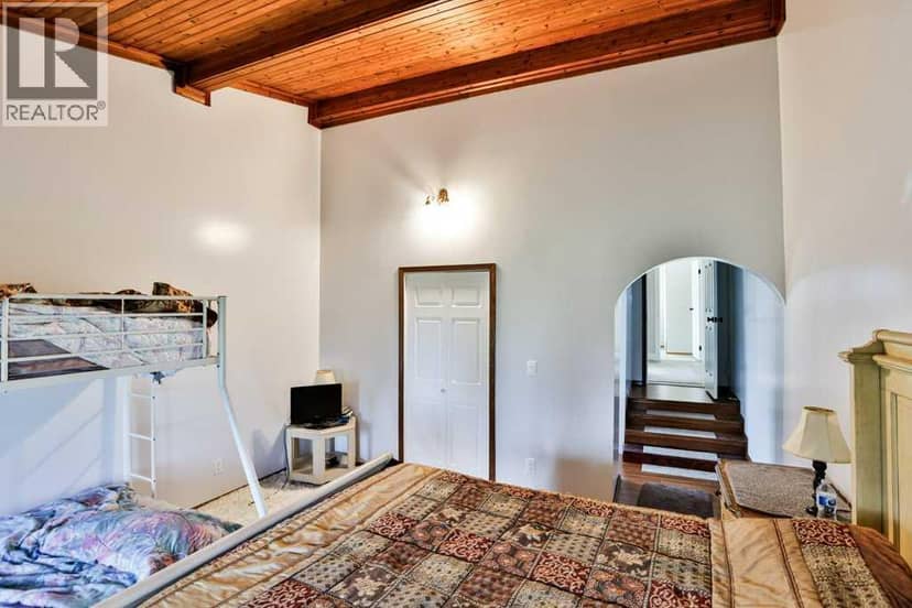 105076 Range Road 22-0 — photo 21 of 40