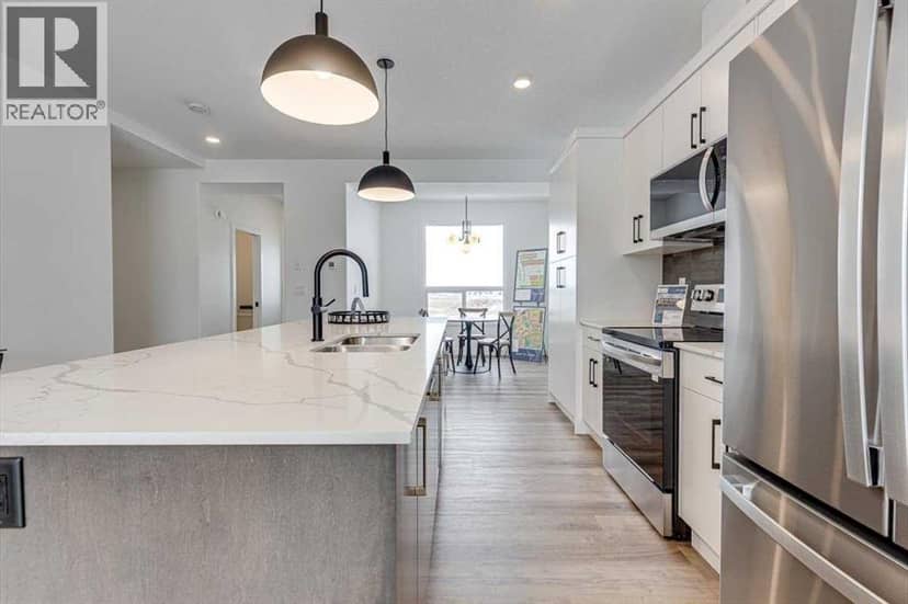 69 Inglis Crescent — photo 13 of 40
