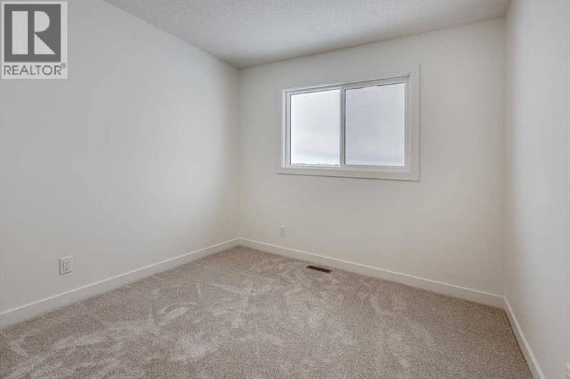69 Inglis Crescent — photo 33 of 40