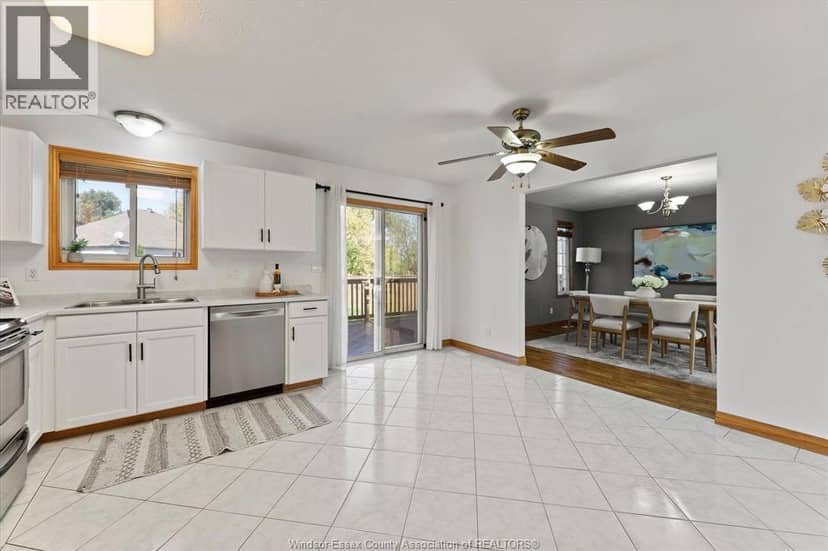 120 Hampton Crescent — photo 13 of 33