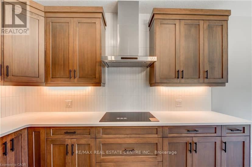 1761 Finley Crescent — photo 12 of 39