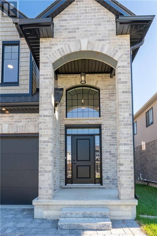 1761 Finley Crescent, London North, photo 2