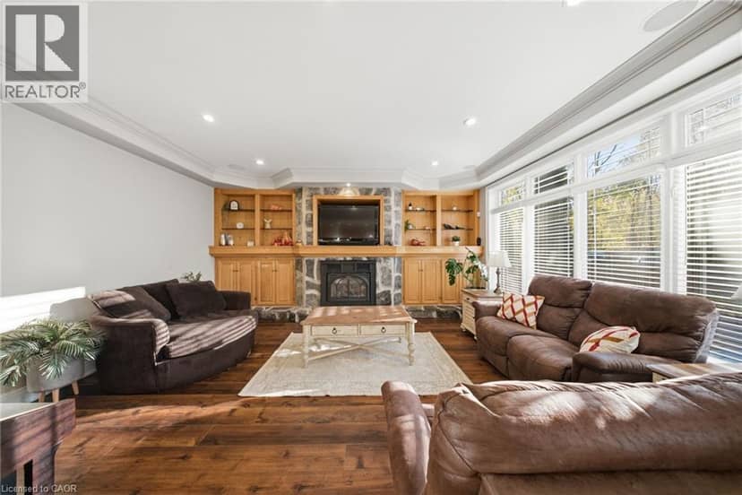 95 TOLLGATE Drive — photo 11 of 40