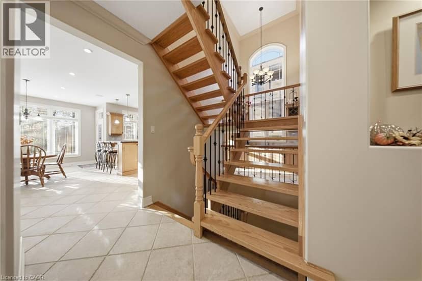 95 TOLLGATE Drive — photo 10 of 40