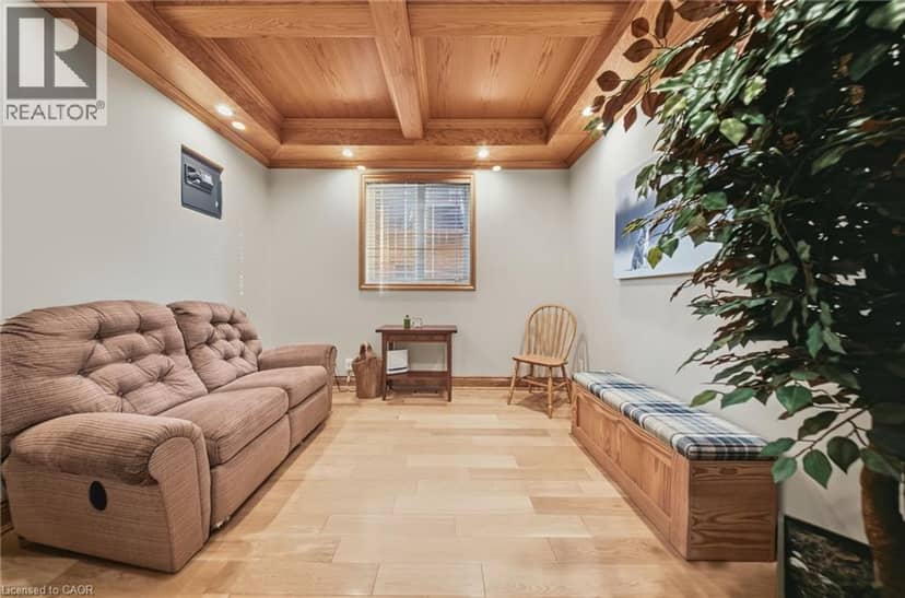 95 TOLLGATE Drive — photo 21 of 40