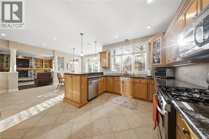 95 TOLLGATE Drive — photo 15 of 40