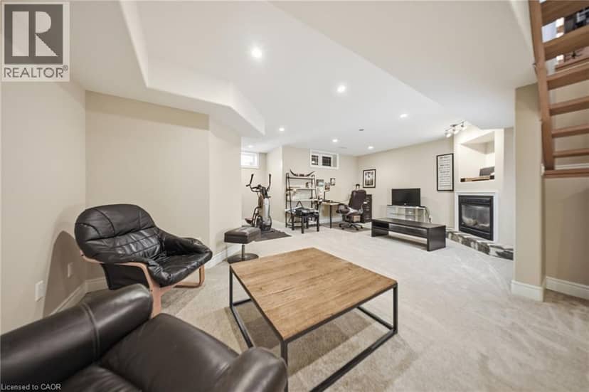 95 TOLLGATE Drive — photo 27 of 40
