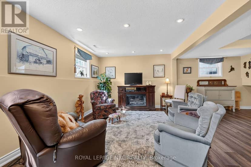123 A&b First Street Louth — photo 18 of 40