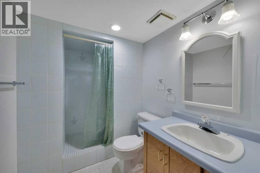 4613 44 Street — photo 25 of 34
