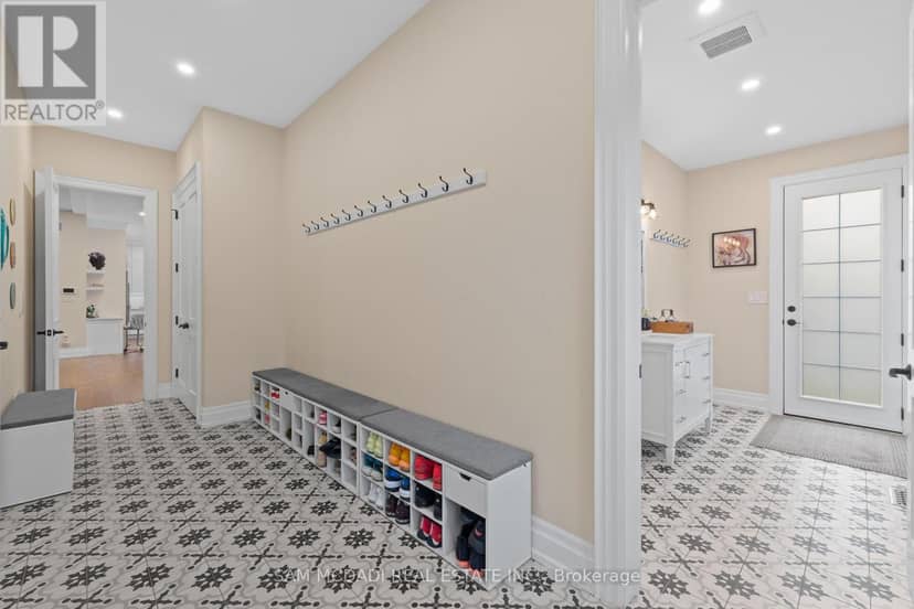 834 Edistel Crescent — photo 13 of 40