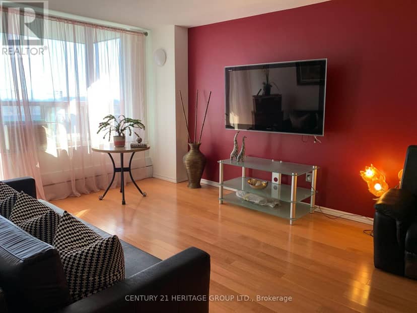 911 - 235 Grandravine Drive, Toronto, photo 2