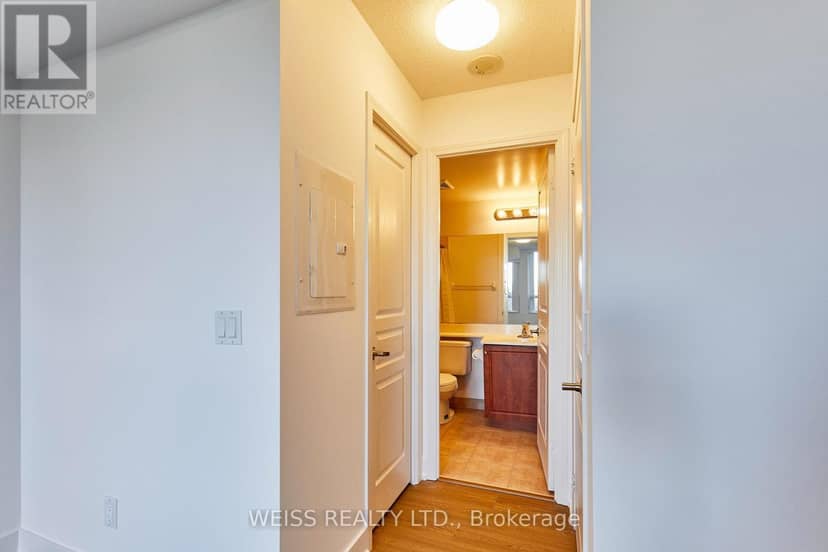 205 - 330 Red Maple Road — photo 20 of 40