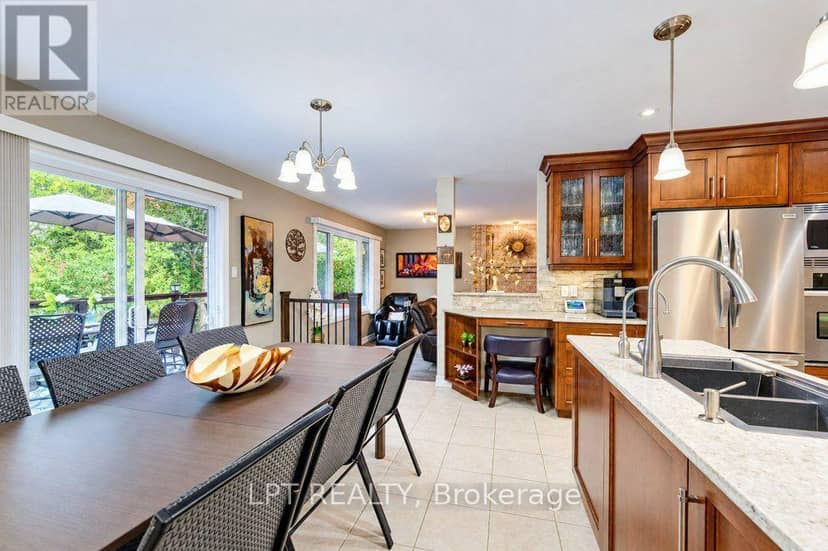 28 Bridlewood Drive E — photo 10 of 40