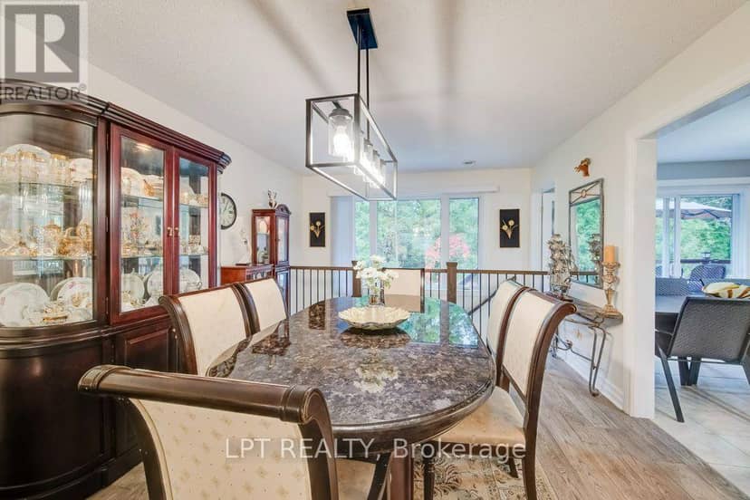 28 Bridlewood Drive E — photo 9 of 40
