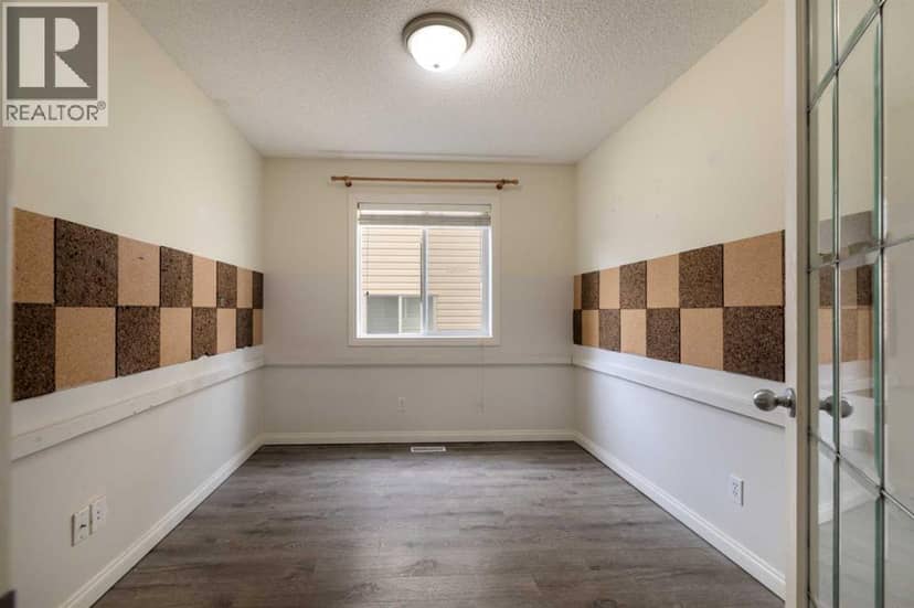 151 Bow Ridge Crescent — photo 11 of 40